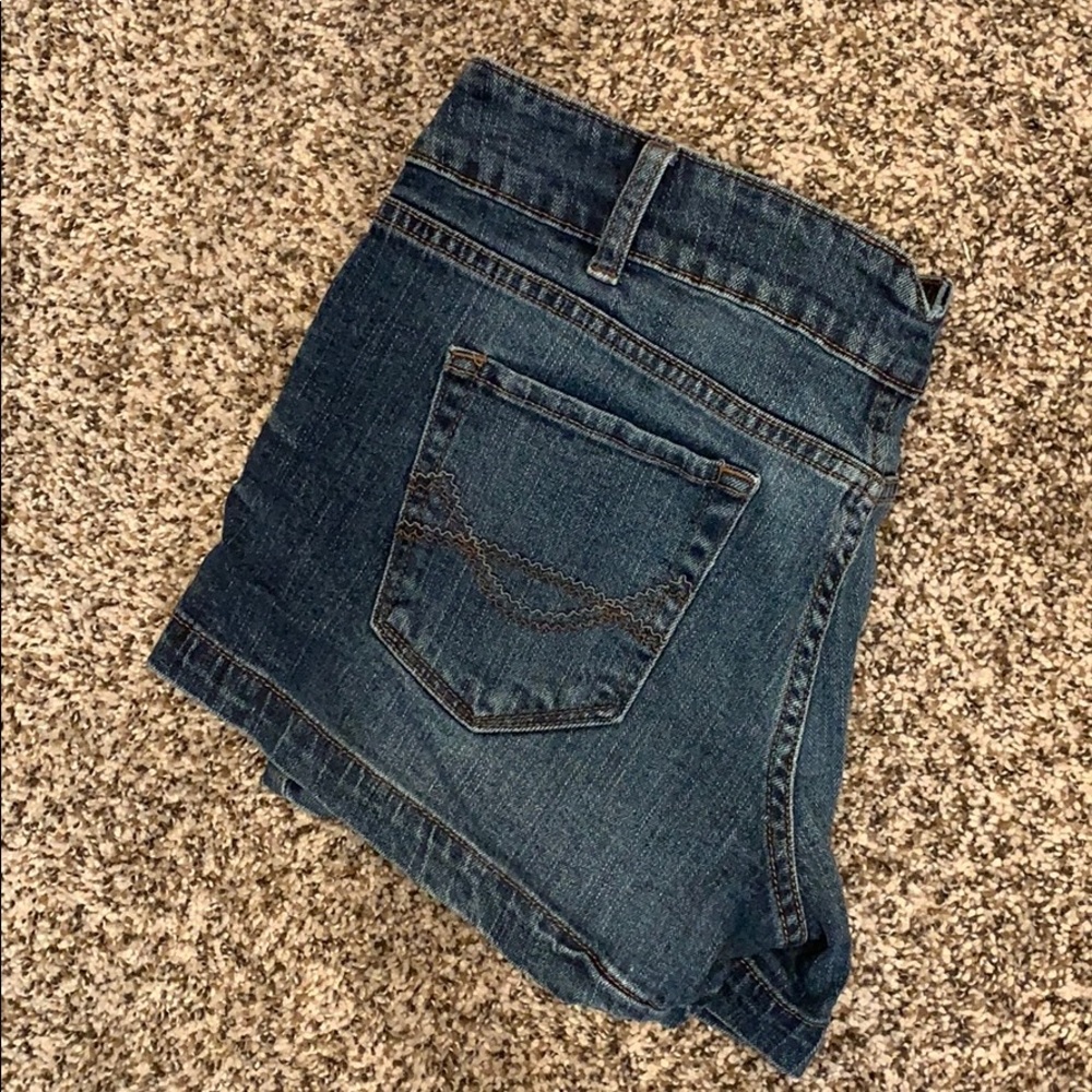Mossimo Jean Shorts - Picture 3 of 3